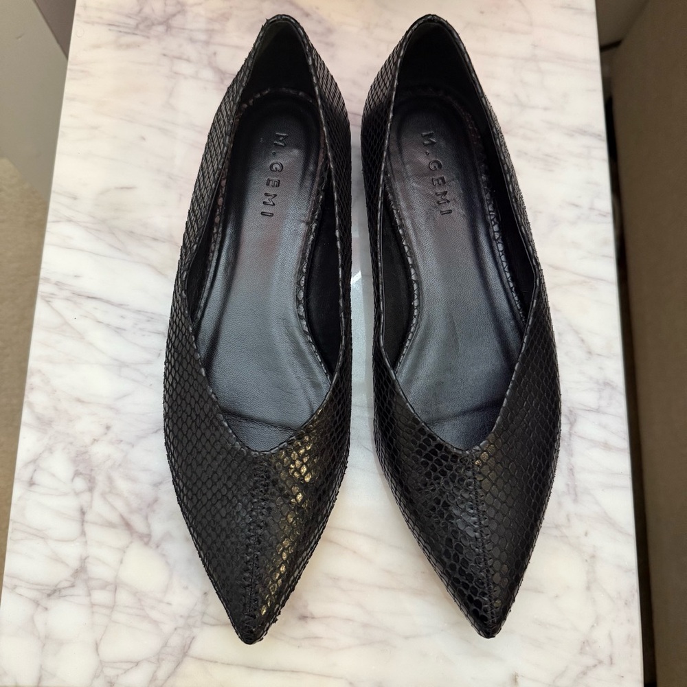 M. Gemi Black Textured Flats
